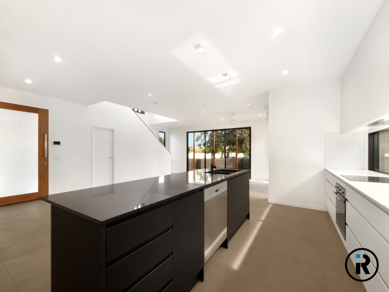 1/17 Mountain View Avenue, Miami, QLD 4220