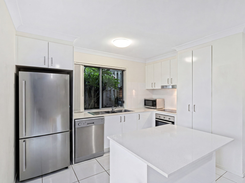 6 Codrington Circuit, PACIFIC PINES, QLD 4211 AUS