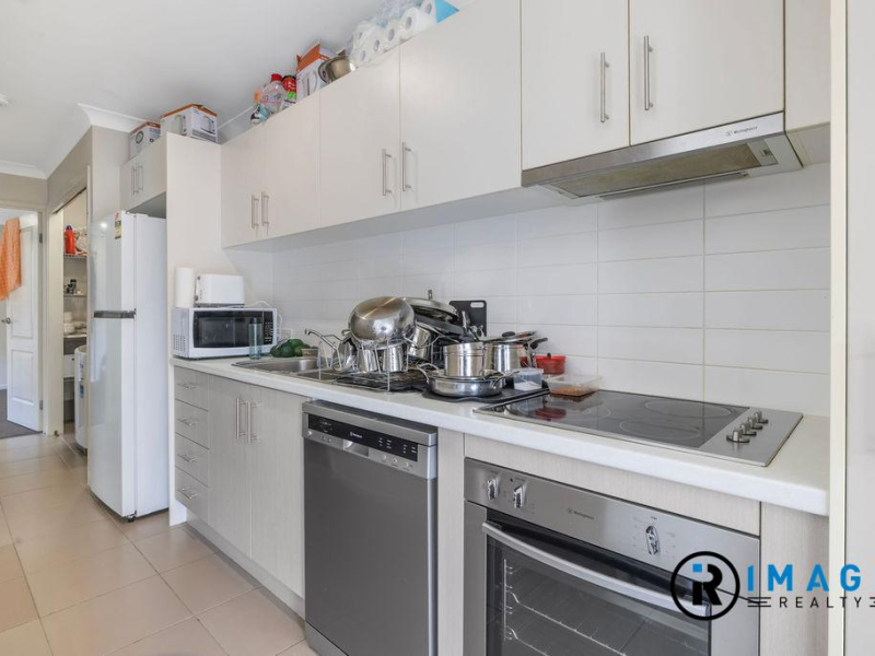 70 Kyoto Street, BRASSALL, QLD 4305 AUS