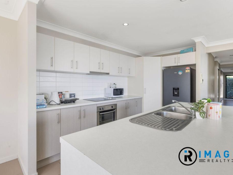 70 Kyoto Street, BRASSALL, QLD 4305 AUS