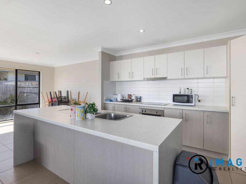 70 Kyoto Street, BRASSALL, QLD 4305 AUS