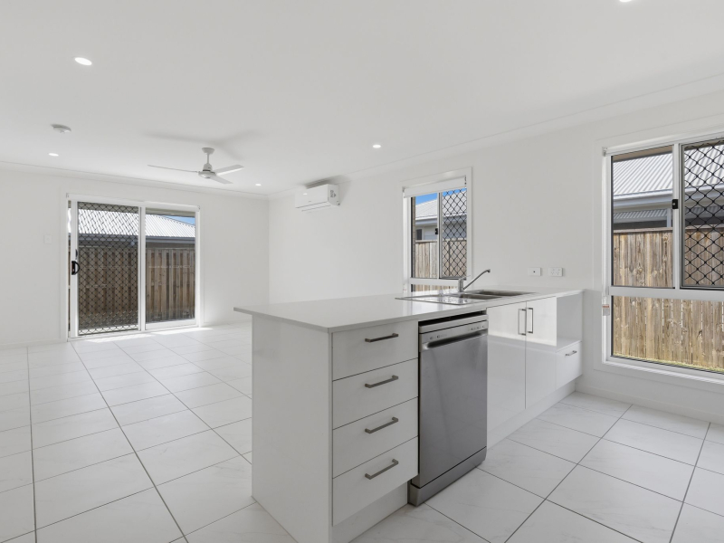 16 Charlotte Crescent, CABOOLTURE, QLD 4510 AUS