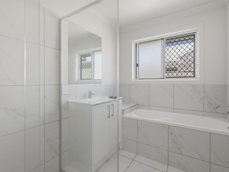 16 Charlotte Crescent, CABOOLTURE, QLD 4510 AUS