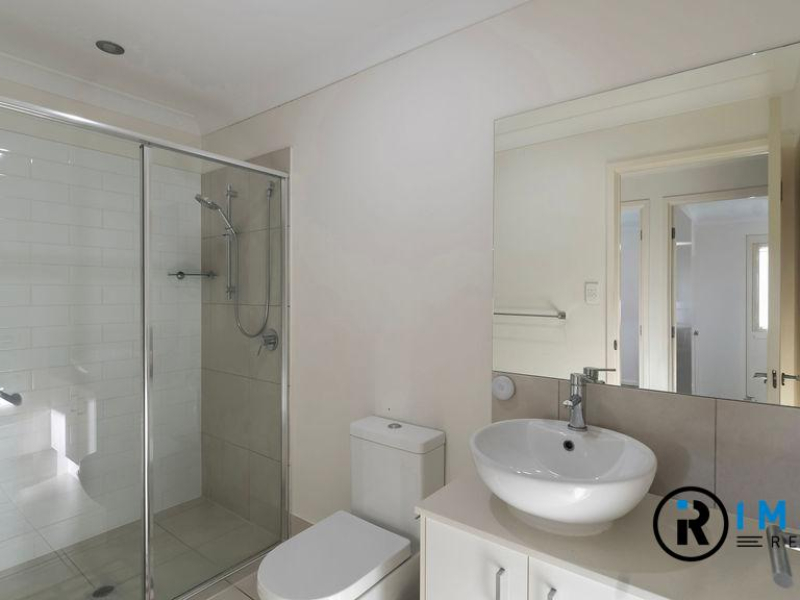 11 Folkes Close, BELLBIRD PARK, QLD 4300 AUS
