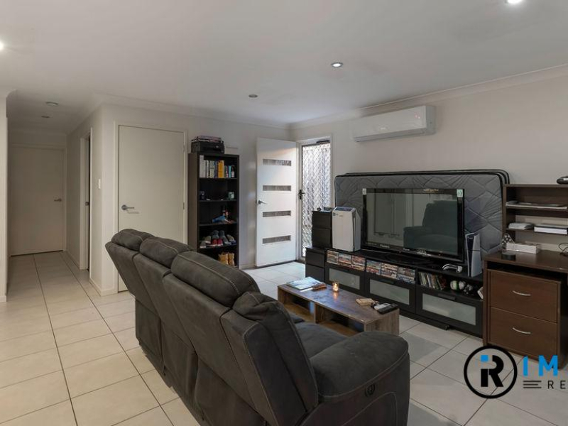 11 Folkes Close, BELLBIRD PARK, QLD 4300 AUS