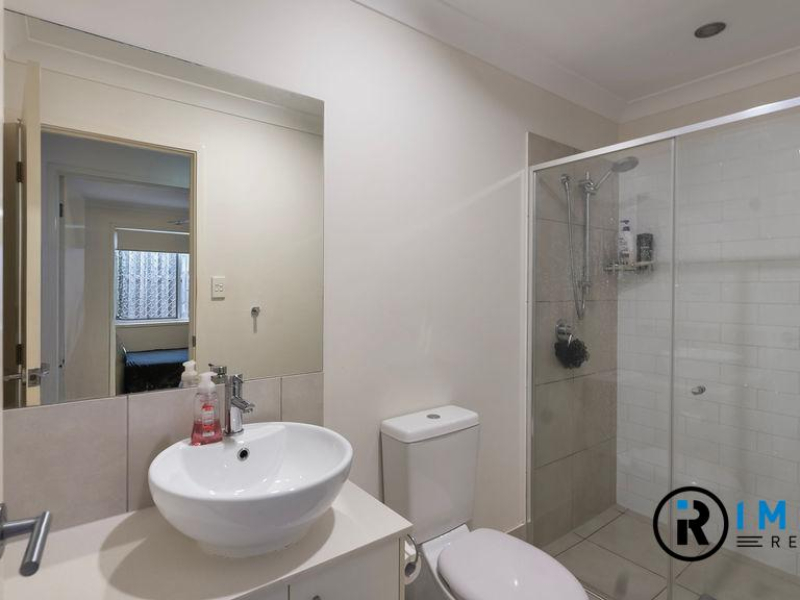 11 Folkes Close, BELLBIRD PARK, QLD 4300 AUS