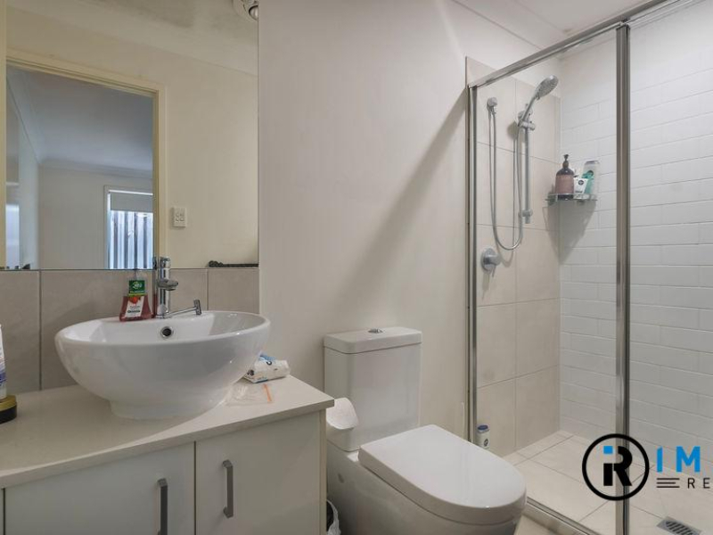 11 Folkes Close, BELLBIRD PARK, QLD 4300 AUS