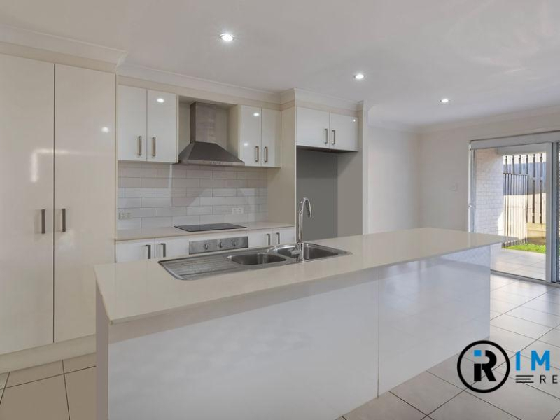 11 Folkes Close, BELLBIRD PARK, QLD 4300 AUS