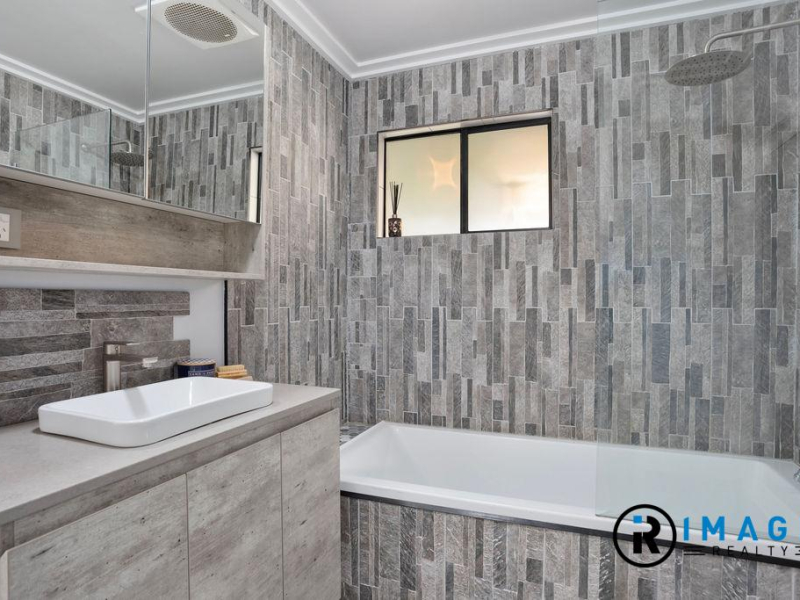 130 Berry Street, YAMANTO, QLD 4305 AUS