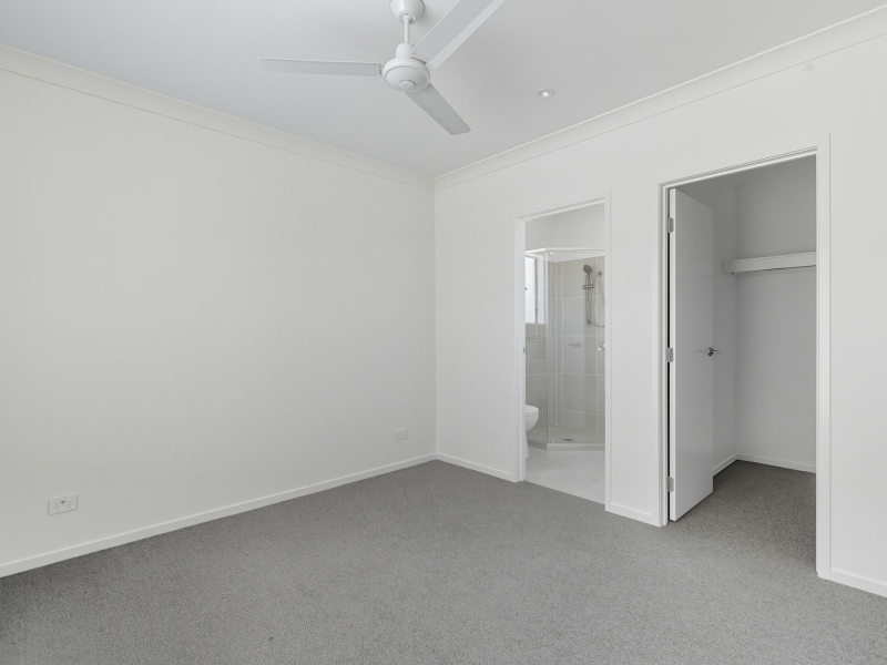 15 Avondale Circuit, Deebing Heights, QLD 4306 Australia