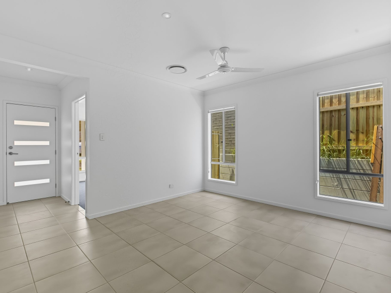 15 Avondale Circuit, Deebing Heights, QLD 4306 Australia