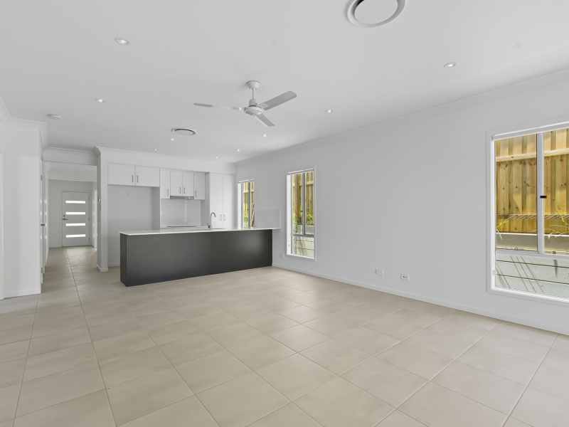 15 Avondale Circuit, Deebing Heights, QLD 4306 Australia