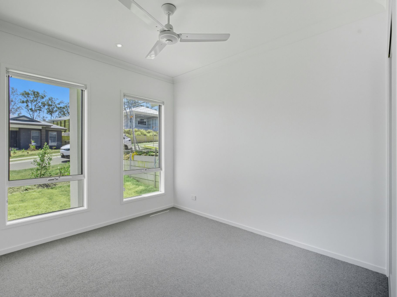 15 Avondale Circuit, Deebing Heights, QLD 4306 Australia