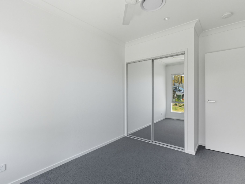 15 Avondale Circuit, Deebing Heights, QLD 4306 Australia