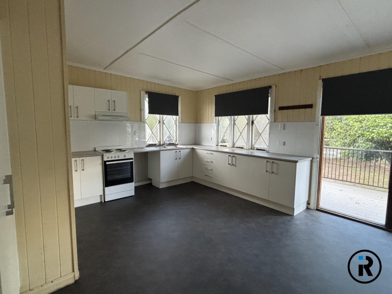 2 Buckenham St, Dinmore, QLD 4303