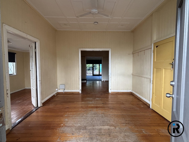 2 Buckenham St, Dinmore, QLD 4303