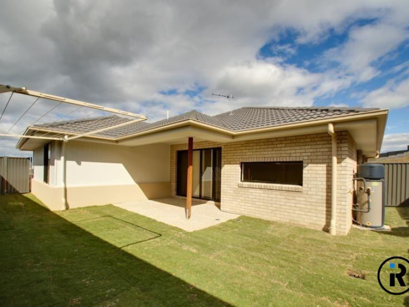 1/14 Gooloowan Cct, Brassall, QLD 4305