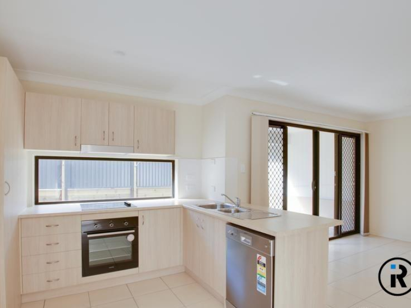 1/14 Gooloowan Cct, Brassall, QLD 4305