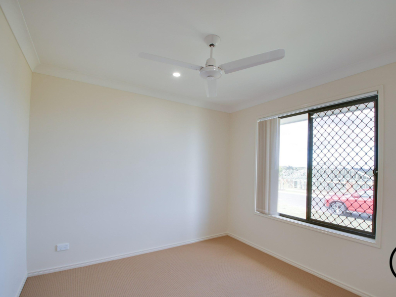 1/14 Gooloowan Cct, Brassall, QLD 4305