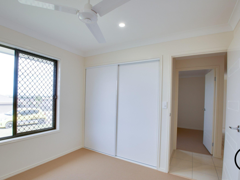1/14 Gooloowan Cct, Brassall, QLD 4305