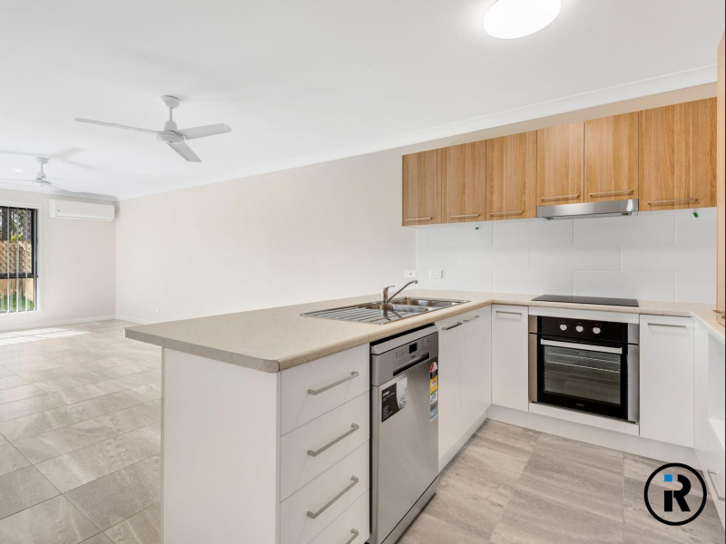2/43C Pinelands Street, Loganlea, QLD 4131