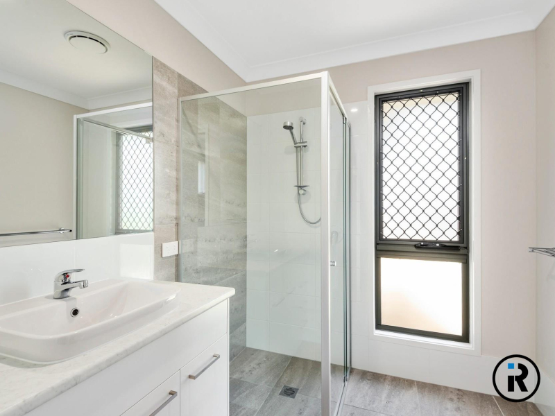 2/43C Pinelands Street, Loganlea, QLD 4131