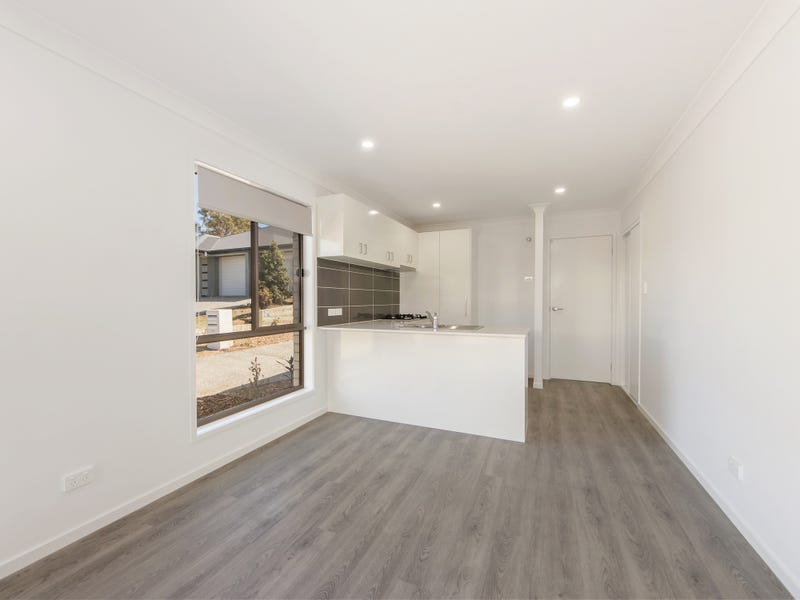 2/60 Central Park Drive, EAGLEBY, QLD 4207 AUS