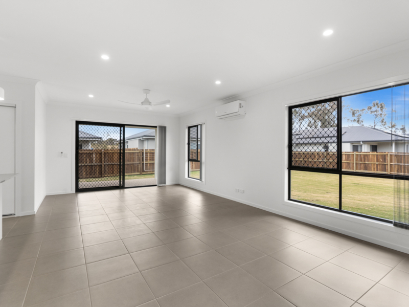 25 Abbeyfeale Circuit, Meringandan West, QLD 4352 Australia