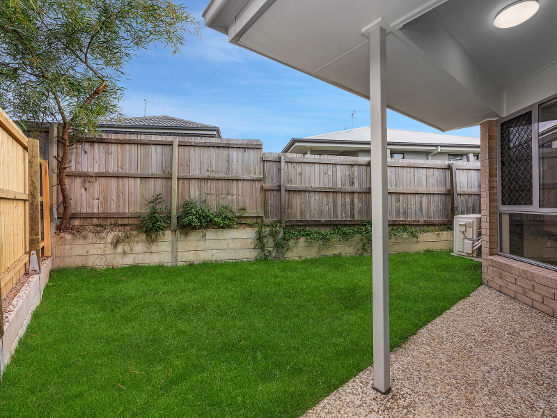 2/20 Bruce Baker Crescent, Crestmead, QLD 4132 Australia