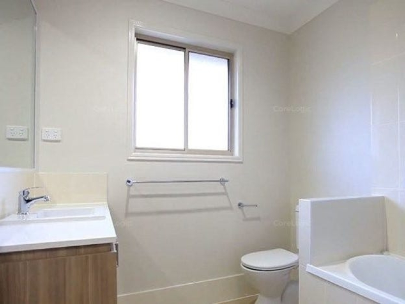 1/30 Phoebe Way, GLENEAGLE, QLD 4285 AUS