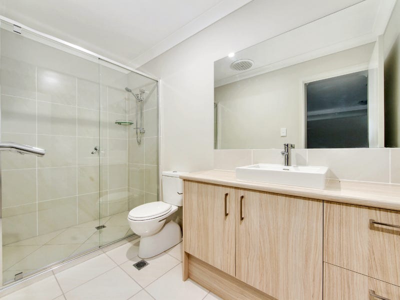 2/43 Reserve Drive, CABOOLTURE, QLD 4510 AUS