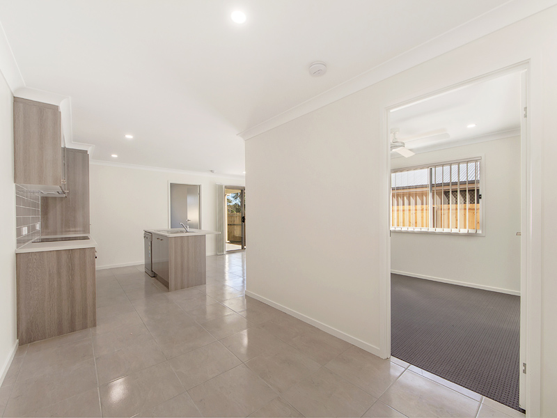 2/12 Chikameena Street, LOGAN RESERVE, QLD 4133 AUS