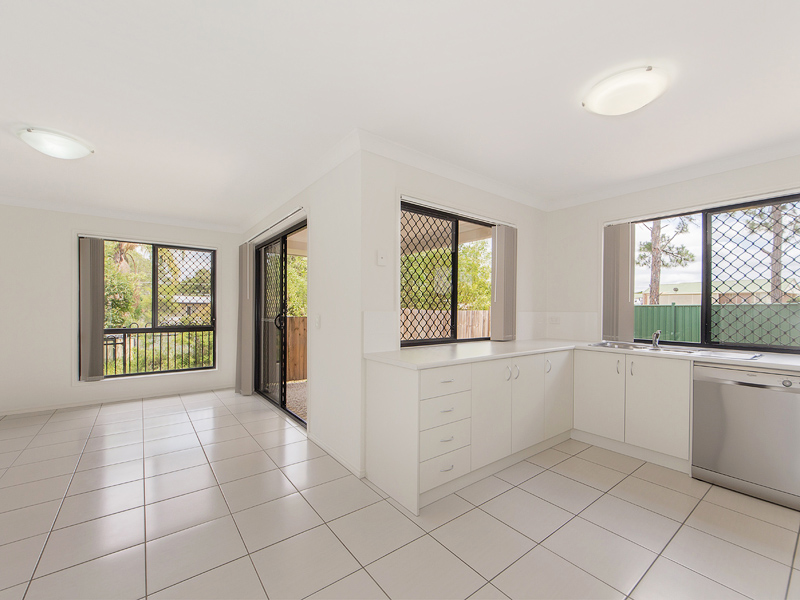 1/8 Pendragon St, Raceview, QLD 4305 Australia