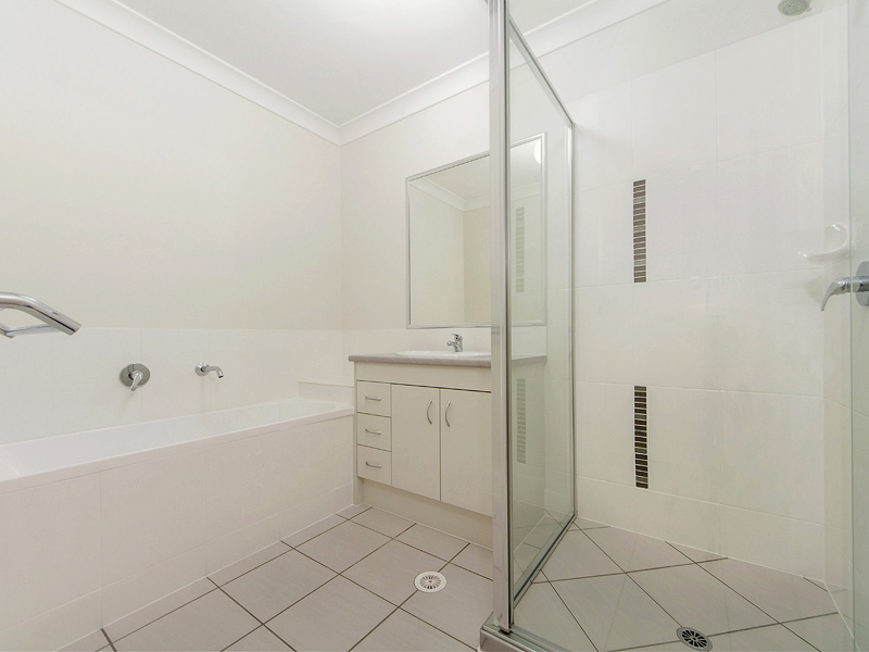 1/8 Pendragon St, Raceview, QLD 4305 Australia