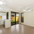 2/11 Dusk Place, CRESTMEAD, QLD 4132 Australia