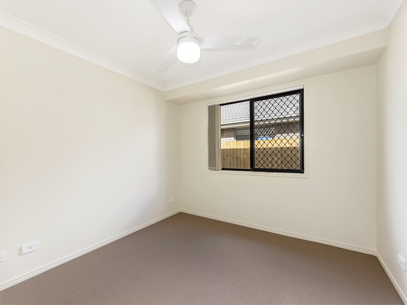 2/11 Dusk Place, CRESTMEAD, QLD 4132 Australia