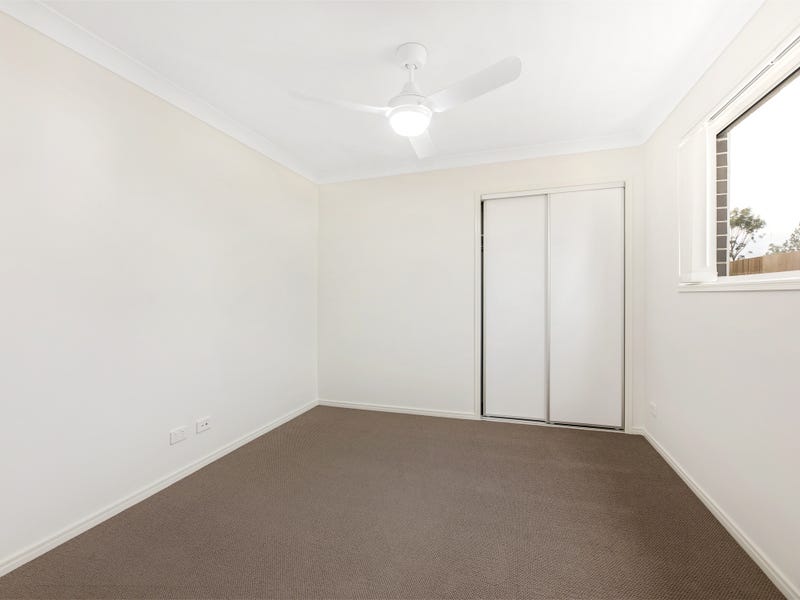 2/8 Mounthill Street, HILLCREST, QLD 4118 AUS