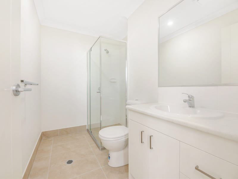 2/8 Mounthill Street, HILLCREST, QLD 4118 AUS