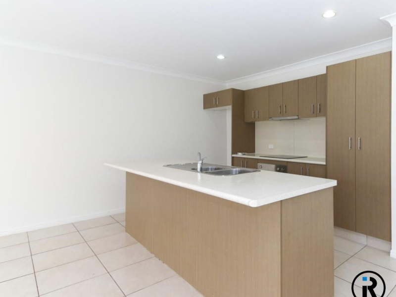 2/2 Clay Court, Pimpama, Qld 4209