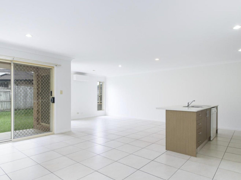 2/2 Clay Court, Pimpama, Qld 4209