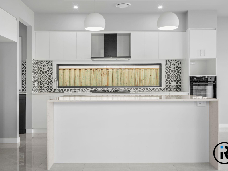 7 Pond Street, Mount Gravatt East, QLD 4122 Australia