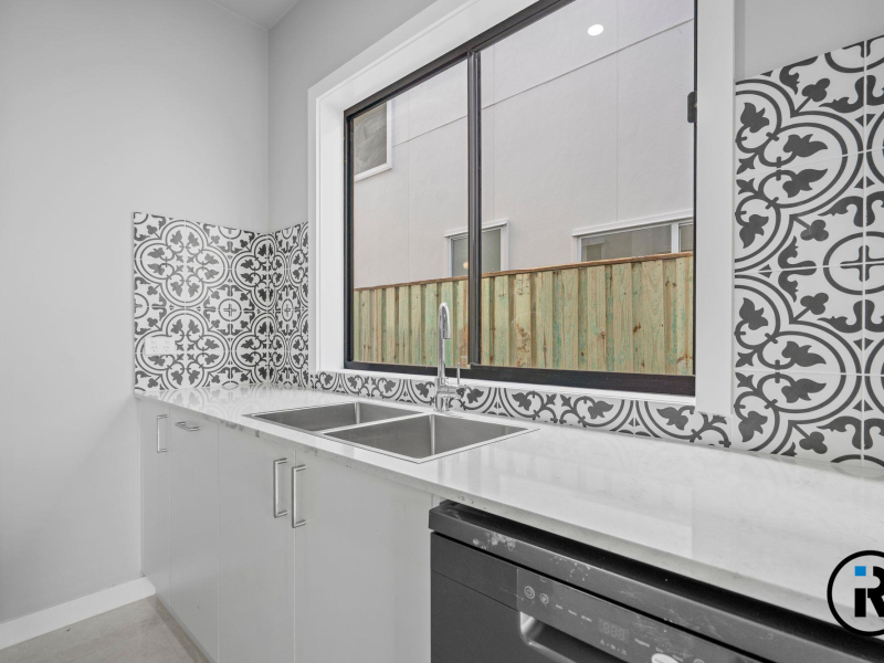 7 Pond Street, Mount Gravatt East, QLD 4122 Australia