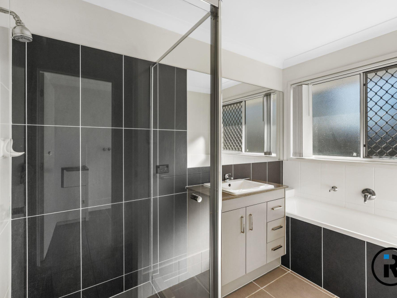 2 Nepal Court, Springfield Lakes, QLD 4300