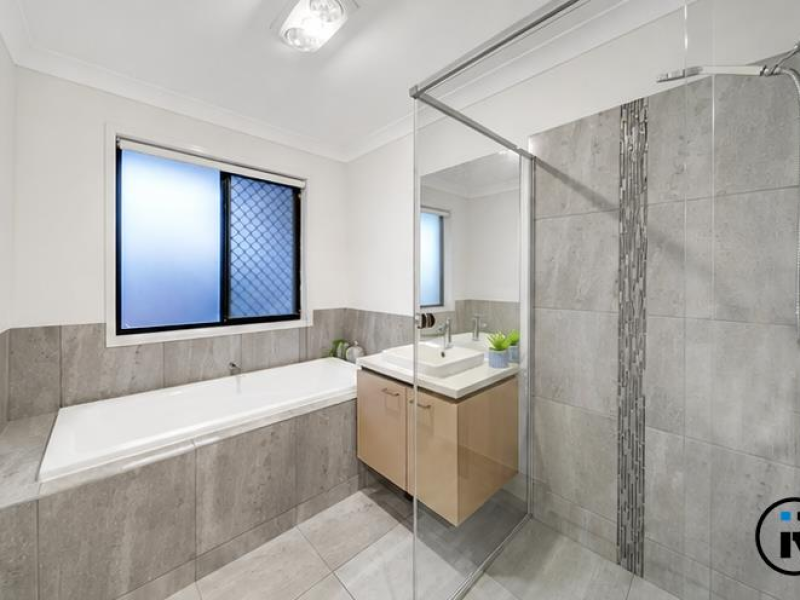 6 Barakula Street, South Ripley, QLD 4306