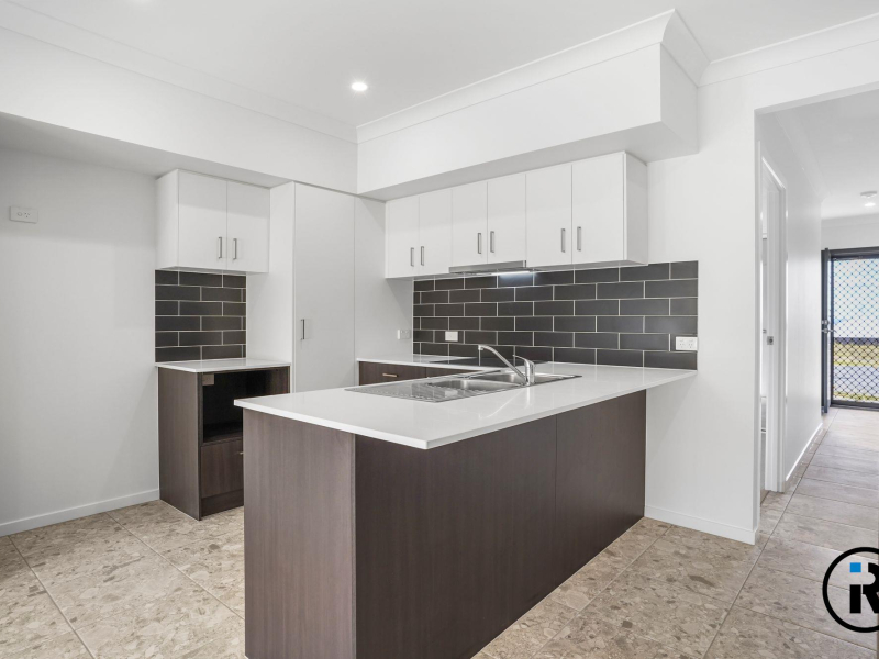 2/9 Isaac Court, Plainland, QLD 4341