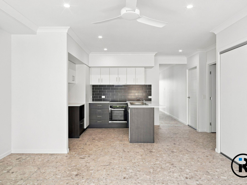 2/9 Isaac Court, Plainland, QLD 4341