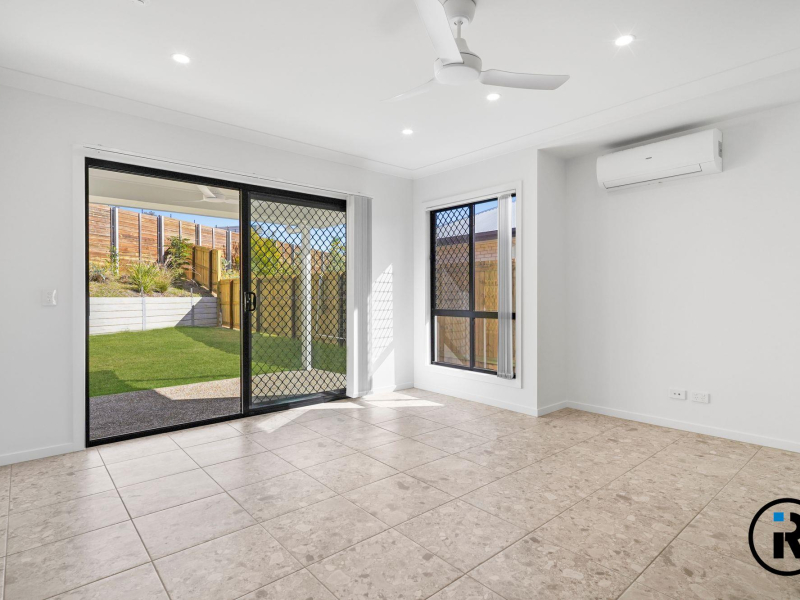 2/9 Isaac Court, Plainland, QLD 4341