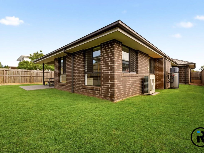 8 Honey Street, Redbank Plains, QLD 4301 Australia