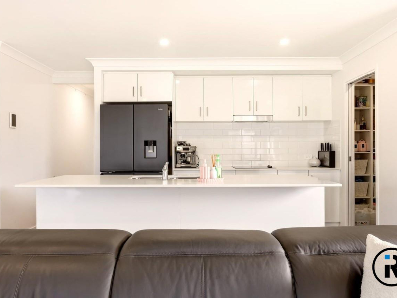 8 Honey Street, Redbank Plains, QLD 4301 Australia