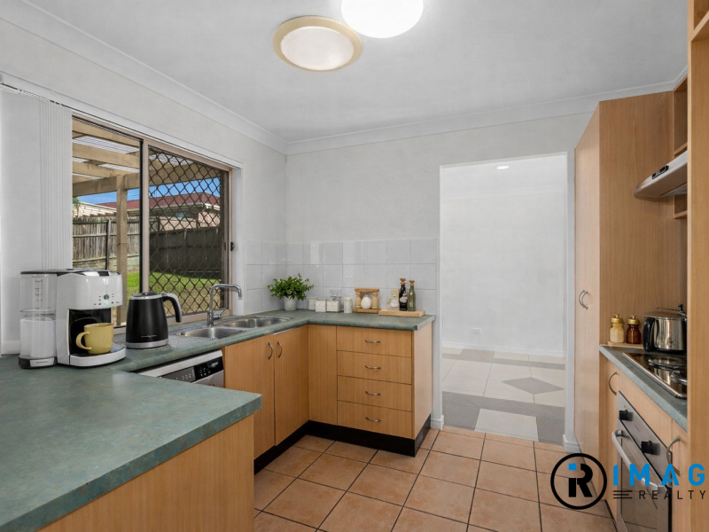 15 Burrawang St, REDBANK PLAINS, QLD 4301 AUS
